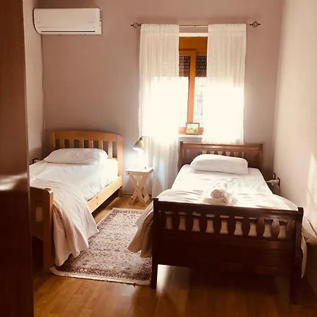 Apartament Qemal Stafa Tirana