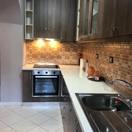 Apartment Qemal Stafa